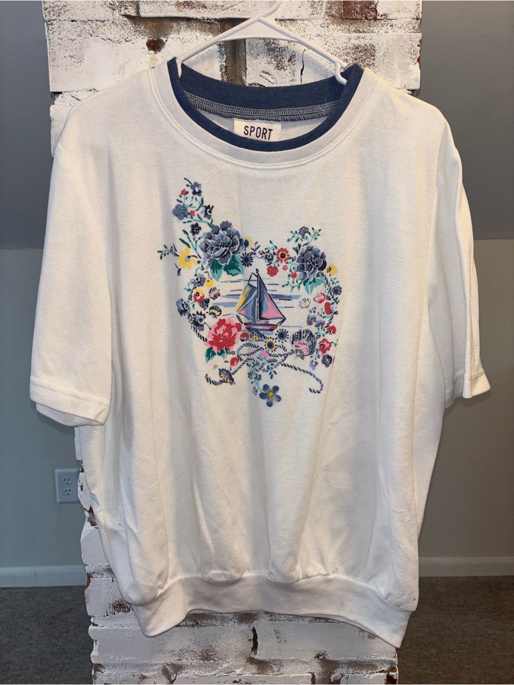 Women’s Vintage White Floral Sailboat Short Sleeve Top